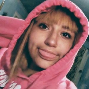 Meet your Posher, Chloe